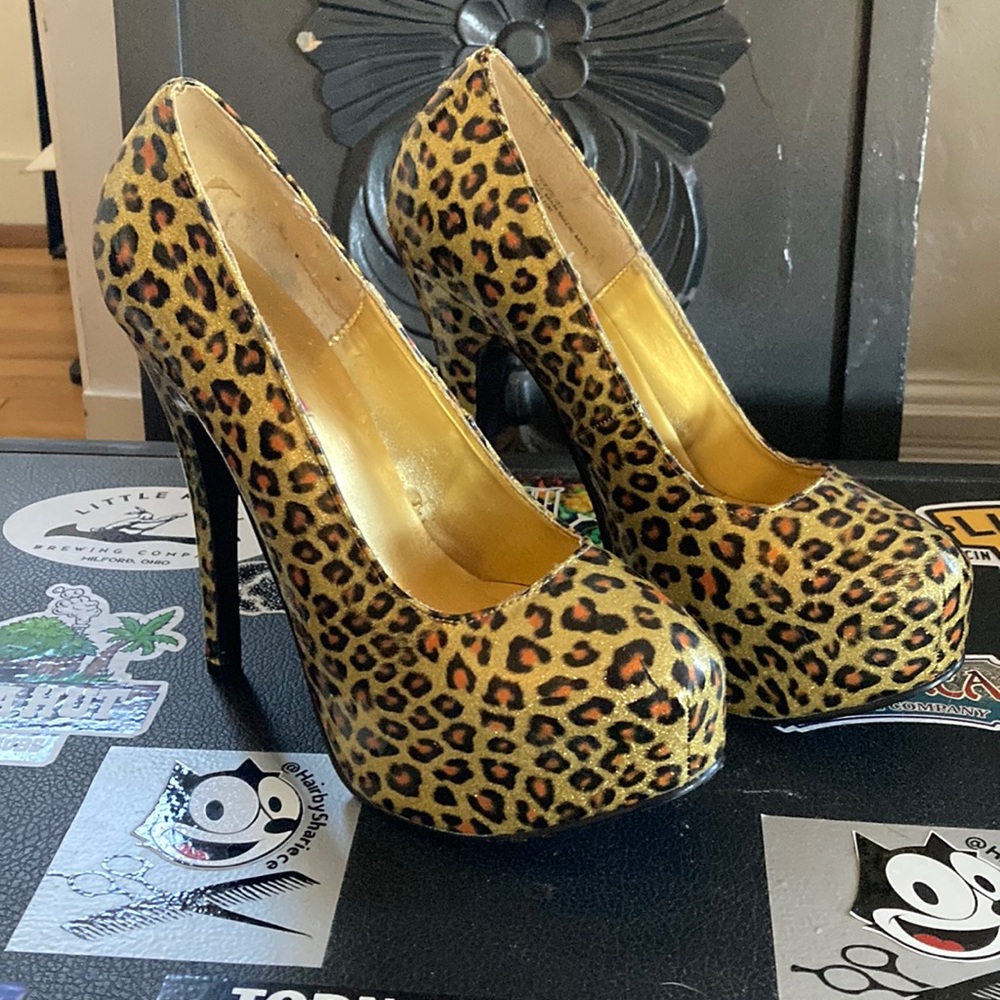 Sparkly gold leopard print heels